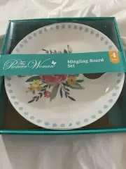 New Pioneer Woman Mingling Board Set ( 4-Appetizer Plates) Holds Wine Glass