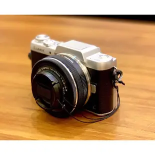 Panasonic DMC-GF8K 單眼相機 銀色（九成新 可交換兩顆鏡頭 配件全配完整）總市價超過4萬元