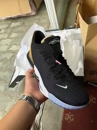 在飛比找Yahoo!奇摩拍賣優惠-現貨 NIKE LEBRON 16 LOW LBJ16 詹姆