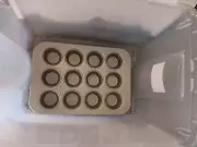 Wm Sonoma Nordic Ware Gold Cupcake pan