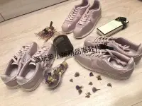 在飛比找Yahoo!奇摩拍賣優惠-Nike 乾燥花粉色阿甘鞋