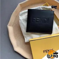 在飛比找蝦皮購物優惠-二手FENDI 壓紋LOGO 小牛皮8卡男短夾