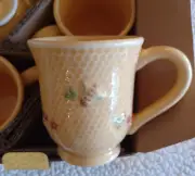 REDUCED! Retired Set 4 Williams Sonoma HoneyBee Honeycomb Pedestal Mugs NIB