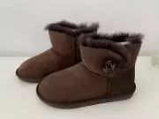 BNIB UGG D&K sz EUR 35/AUS Mens 3/womens 5 brown sheepskin boot slipper