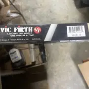 Vic Firth 3-Pair American Classic Hickory Drumsticks Wood 5B