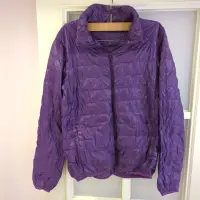 在飛比找蝦皮購物優惠-Uniqlo 紫色輕羽絨外套 尺寸S 附收納袋