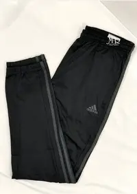 在飛比找Yahoo!奇摩拍賣優惠-[MR.CH]adidas運動褲長褲 黑色 AJ5563