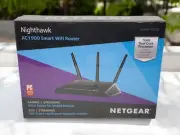 Sealed NIB NETGEAR Nighthawk AC1900 R7000-100PAS Smart WiFi Router