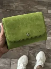 New Tory Burch EMERSON SUEDE CHAIN WALLET WHEATGRASS / 300