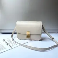 在飛比找PopChill優惠-[二手] Celine Classic Box 裸米色牛皮金