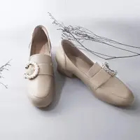 在飛比找momo購物網優惠-澳洲LINS奢華珍珠彎月羊皮樂福鞋