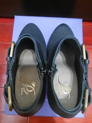 【Miss Sofi】黑皮革踝靴(全新五折出售)
