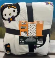 New! Hello Kitty Webs And Kitty Costume Halloween Throw Blanket 60”x90”