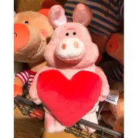 在飛比找蝦皮購物優惠-德國🇩🇪 NICI 愛心粉紅豬坐姿玩偶鑰匙圈 20CM 35
