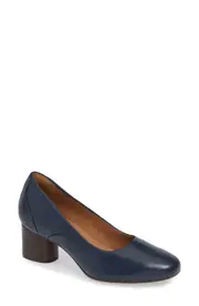 Clarks(r) Un Cosmo Step Pump