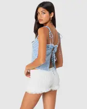 EDIKTED Womens Billie Open Tie Back Gingham Top BLUE-AND-WHITE