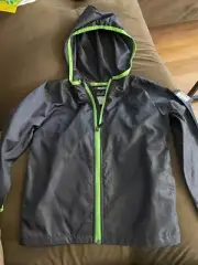 NWT AND1 Boys XS/TP (4/5) Black and Gray Windbreaker Jacket