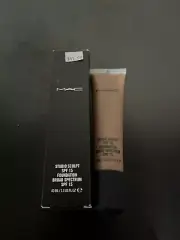 Mac Foundation SPF 15 Studio Sculpt (NC50) 1.3oz/40ml NIB