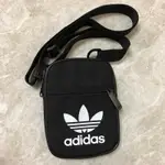 愛迪達// 三葉草// ADIDAS//  斜背包