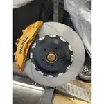 BREMBO的OE ZL1卡鉗前400MM，後面370MM的HHC加大碟