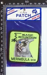 VINTAGE MAGIC MOUNTAIN MERIMBULA EMBROIDERED SOUVENIR WOVEN CLOTH SEW-ON BADGE
