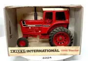 Ertl - 1/16 International 1566 - Special Edition Tractor - # 4625 - Dusty