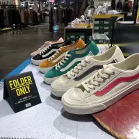 在飛比找蝦皮購物優惠-vans 韓國限定 folder 麂皮 黑線 10號 二手