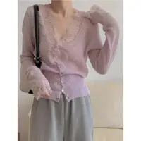 在飛比找ETMall東森購物網優惠-紫色v領內搭修身短款上衣蕾絲