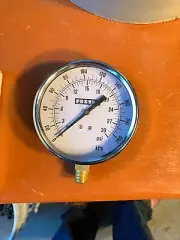 Foster 30 psi Pressure Gauge 200 kPa. NOS