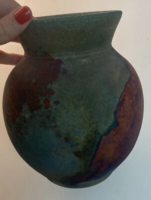 raaquu globe vase pottery Raku