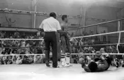 Wilfred Benitez Celebrates After Knocking Out Maurice Hope Old Boxing Photo 1