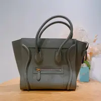 在飛比找PopChill優惠-[二手] CELINE 思琳中號笑面手拿包包LUGGAGE 