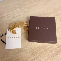 在飛比找蝦皮購物優惠-vintage CELINE 絕版金色字母logo鏤空手環