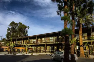 格拉納達山洛杉磯美洲最佳價值套房酒店Americas Best Value Inn and Suites Granada Hills-Los Angeles