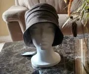 Dolce and Gabbana Brown Wool and leather beanie - hat with leopard lining.