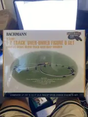 Bachmann - Over-Under Figure-8 Track Pack -- 47-1/4 x 22-1/2" 120 x 57.2cm - N