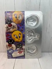 Wilton Sylvester & Tweety Mini Cake Pan 6 Molds Looney Tunes #2105-8471 NEW
