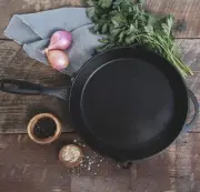 Barebones Living Cast Iron Skillet 10" w/ Heat-Dispersing Ergonomic Grip (INS)
