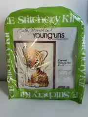 1980 RUTH MOREHEAD YOUNG'UNS Columbia Minerva TIGER CUB CREWEL KIT 7154-9" x 12"