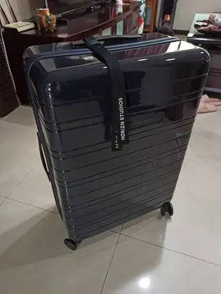 Horizn Studios H7 硬殼行李箱．可參考Rimowa．新秀麗 Samsonite．美國旅行者 AT．萬國