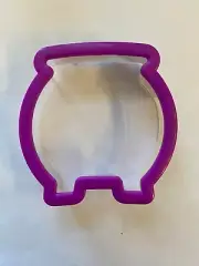cauldron shaped cookie cutter Halloween comfort grip trick or treat