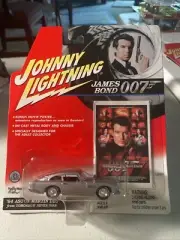JOHNNY WHITE LIGHTNING 1964 ASTON MARTIN DB5 James Bond Tomorrow Never Dies