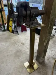 bench grinder/vice Pedestal stand
