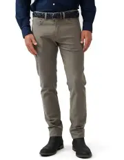 [Rodd & Gunn] Motion Regular2 Straight Leg Jean in Pebble