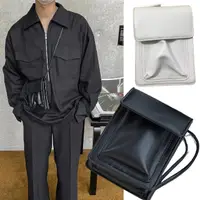 在飛比找momo購物網優惠-【MoonDy】小方包 斜背包 側背包 日本包包 男用包包 