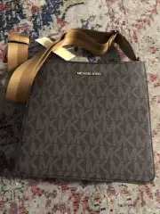 NWT Michael Kors Jet Set Travel NS Crossbody In Pale Peanut