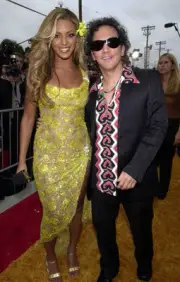 Beyonce Knowles & Rob Schneider at 2001 MTV Movie Awards - Backsta- Old Photo