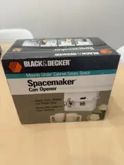 Black & Decker Spacemaker Can Opener Model EC60G Hideaway OLD STOCK -