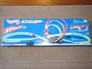 Vintage 1997 Mattel Hot Wheels Cyclone Stunt Set No. 19077 NIB - SEALED
