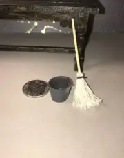 MINIATURE 1:12 MOP WITH BUCKET BRAND NEW
